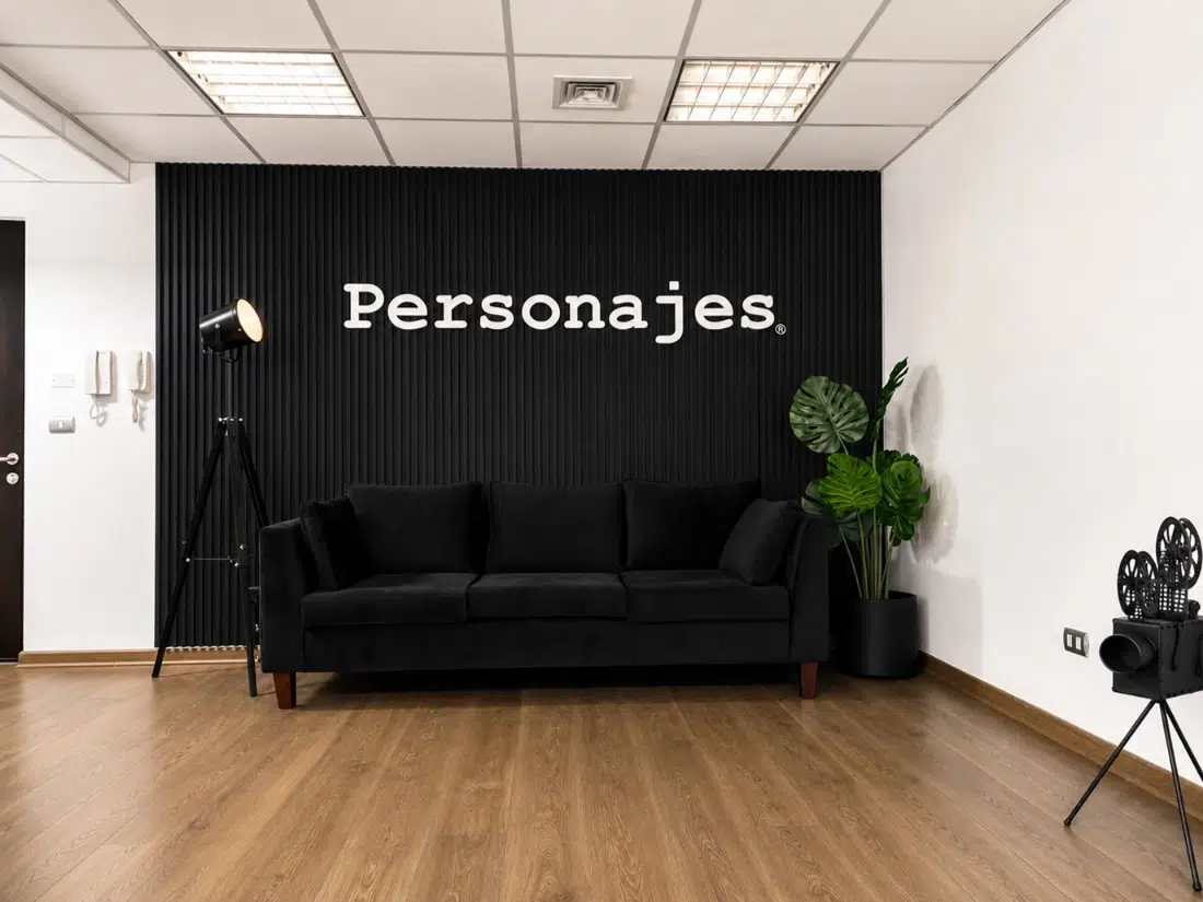 Arriendo de estudio Espacio Personajes Productora de Casting de Actores Modelos Niños y Creadores de Contenido UGC en Santiago de Chile